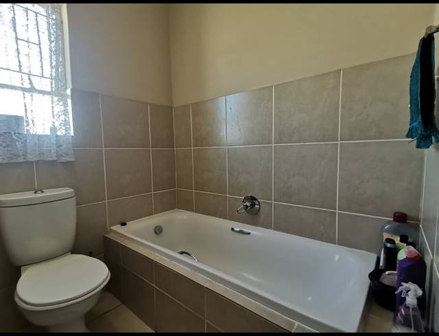 2 BEDROOM TOWNHOUSE FOR SALE IN ORMONDE